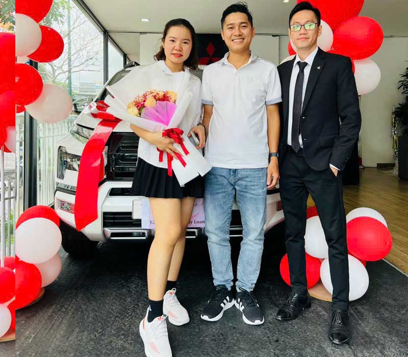 Hình ảnh hoạt động tư vấn xe tại Hòa Bình